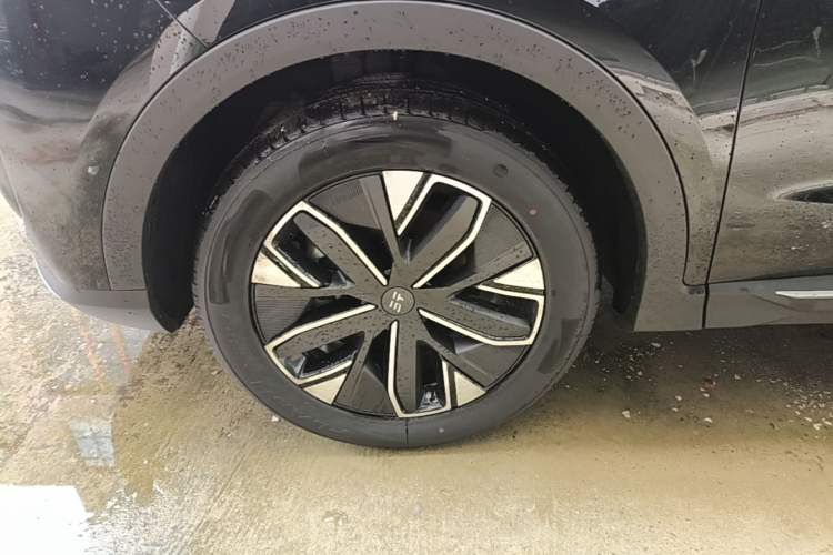 Used JETOUR Shanhai L7 2024 1.5T 120km MAX 5-Seater Left Front Wheel Hub