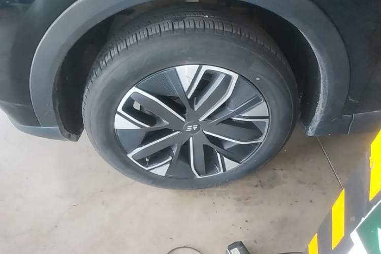 Used JETOUR Shanhai L7 2024 1.5T 120km MAX 5-Seater Left Front Wheel Hub