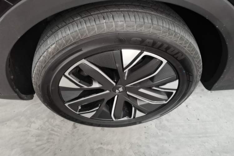 Used JETOUR Shanhai L7 2024 1.5T 120 km MAX 7-Seater Left Front Wheel Hub