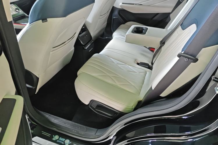 Used JETOUR Shanhai L7 2024 1.5T 120km MAX 5-Seater Left Rear Seat