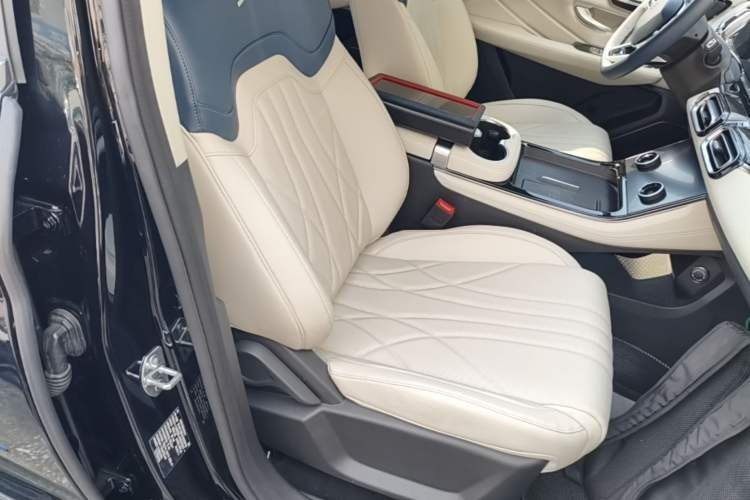 Used JETOUR Shanhai L7 2024 1.5T 120 km MAX 7-Seater Right Front Seat