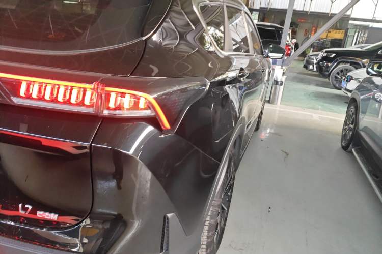 Used JETOUR Shanhai L7 2024 1.5T 120km MAX 5-Seater Right Rear Taillight