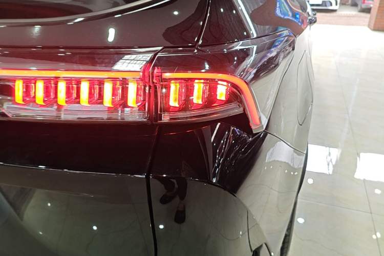 Used JETOUR Shanhai L7 2024 1.5T 120km MAX 5-Seater Right Rear Taillight