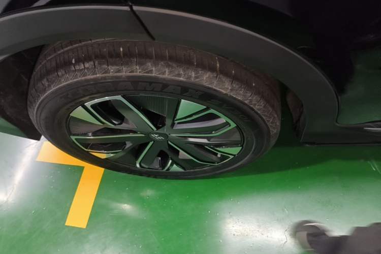 Used JETOUR Shanhai L7 2024 1.5T 120km MAX 5-Seater Right Rear Wheel Hub