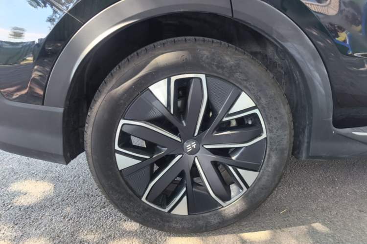 Used JETOUR Shanhai L7 2024 1.5T 120 km MAX 7-Seater Right Rear Wheel Hub