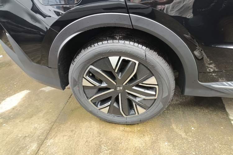 Used JETOUR Shanhai L7 2024 1.5T 120km MAX 5-Seater Right Rear Wheel Hub