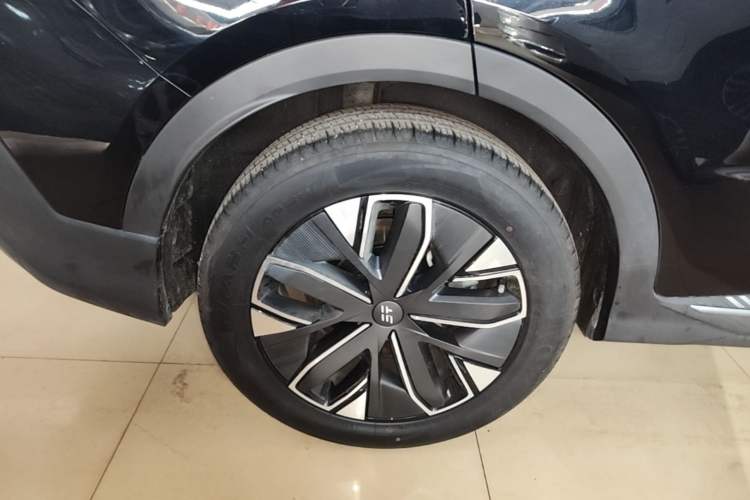 Used JETOUR Shanhai L7 2024 1.5T 120km MAX 5-Seater Right Rear Wheel Hub