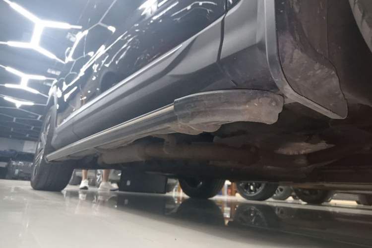 Used JETOUR Shanhai L7 2024 1.5T 120km MAX 5-Seater Right Side Sill