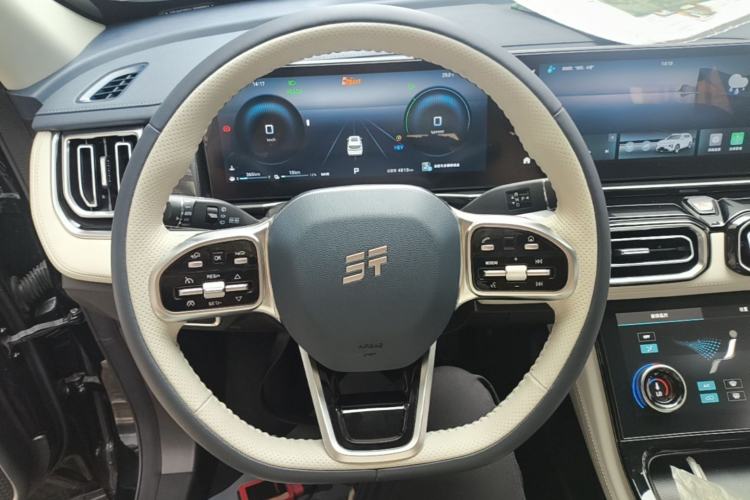Used JETOUR Shanhai L7 2024 1.5T 120km MAX 5-Seater Steering Wheel
