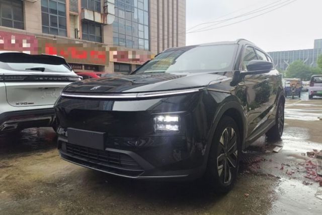 Używany JETOUR Shanhai L7 2024 1.5T 120km ULTRA 7-Seater