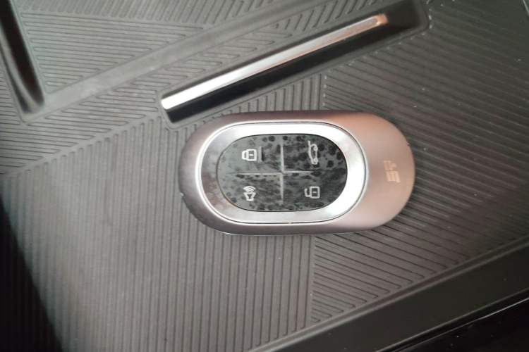 Used JETOUR Shanhai L7 2024 1.5T 120km MAX 5-Seater Vehicle Key