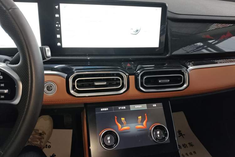 Used JETOUR Shanhai L7 2024 1.5T 120km ULTRA 7-Seater Audio And AC Panel