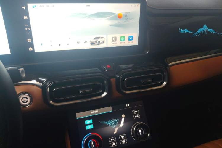 Used JETOUR Shanhai L7 2024 1.5T 120km MAX 5-Seater Audio And AC Panel