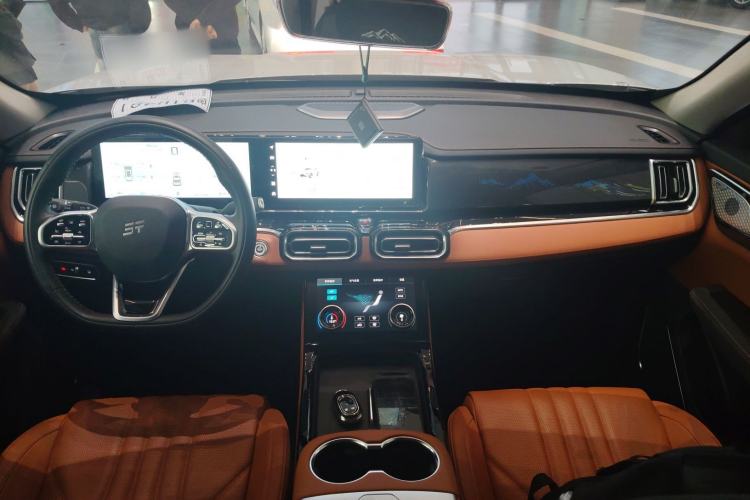 Used JETOUR Shanhai L7 2024 1.5T 120km ULTRA 7-Seater Center Console