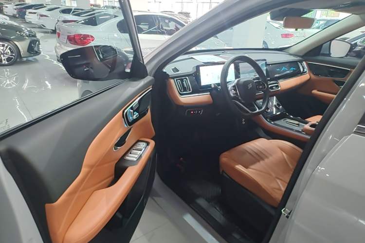 Used JETOUR Shanhai L7 2024 1.5T 120 km MAX 7-Seater Driver Seat