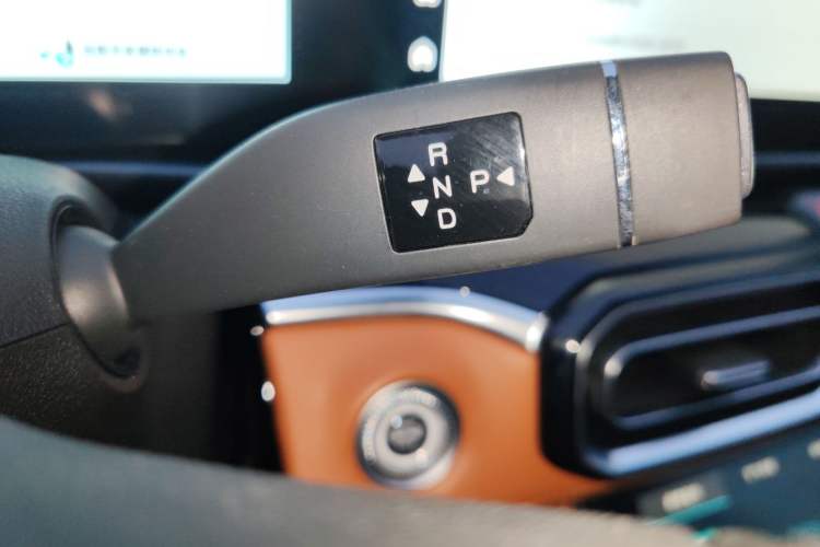 Used JETOUR Shanhai L7 2024 1.5T 120km ULTRA 7-Seater Gear Lever