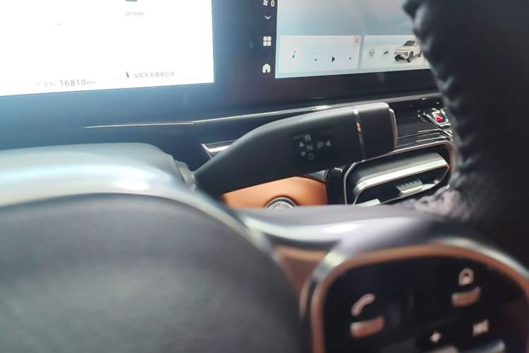 Used JETOUR Shanhai L7 2024 1.5T 120 km MAX 7-Seater Gear Lever