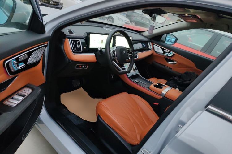 Used JETOUR Shanhai L7 2024 1.5T 120km ULTRA 7-Seater Interior 3