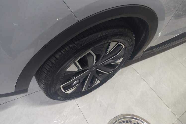 Used JETOUR Shanhai L7 2024 1.5T 120km MAX 5-Seater Left Front Wheel Hub