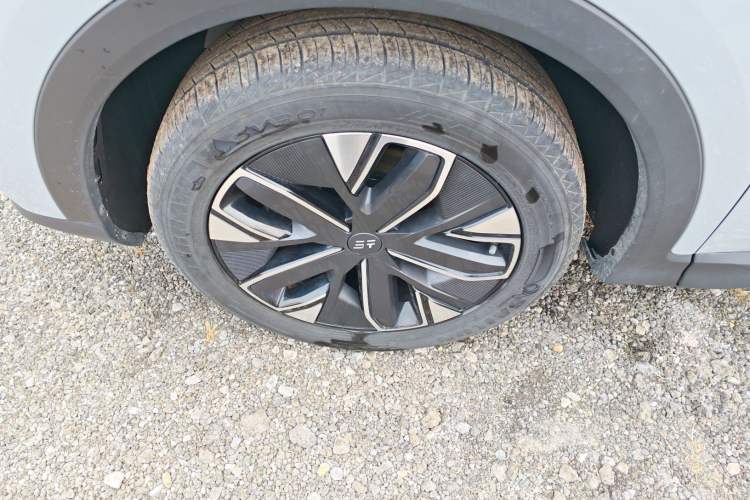 Used JETOUR Shanhai L7 2024 1.5T 120km MAX 5-Seater Left Front Wheel Hub