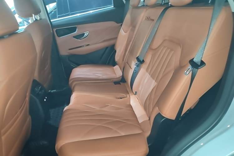 Used JETOUR Shanhai L7 2024 1.5T 120 km MAX 7-Seater Left Rear Seat