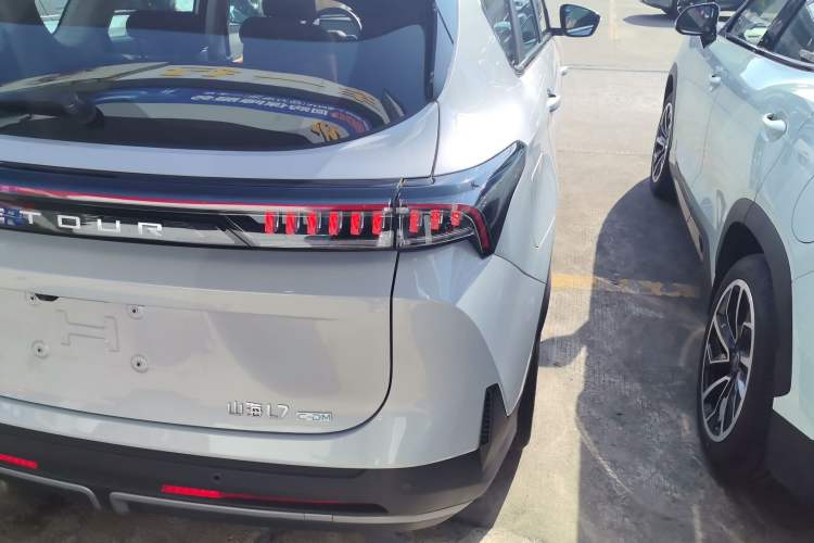 Used JETOUR Shanhai L7 2024 1.5T 120km ULTRA 7-Seater Right Rear Taillight