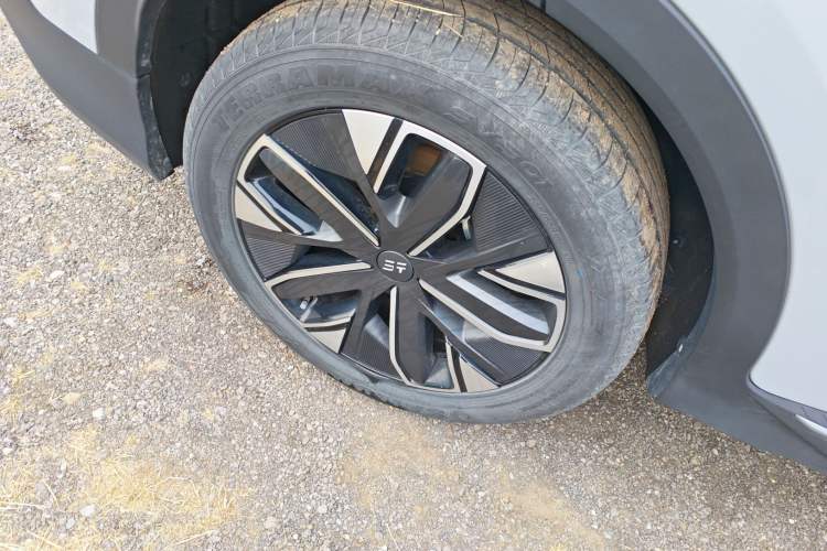 Used JETOUR Shanhai L7 2024 1.5T 120km MAX 5-Seater Right Rear Wheel Hub
