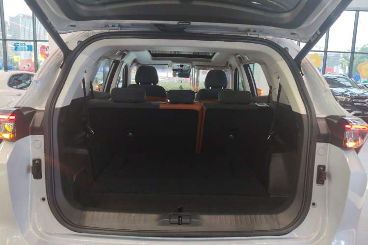 Used JETOUR Shanhai L7 2024 1.5T 120km ULTRA 7-Seater Trunk