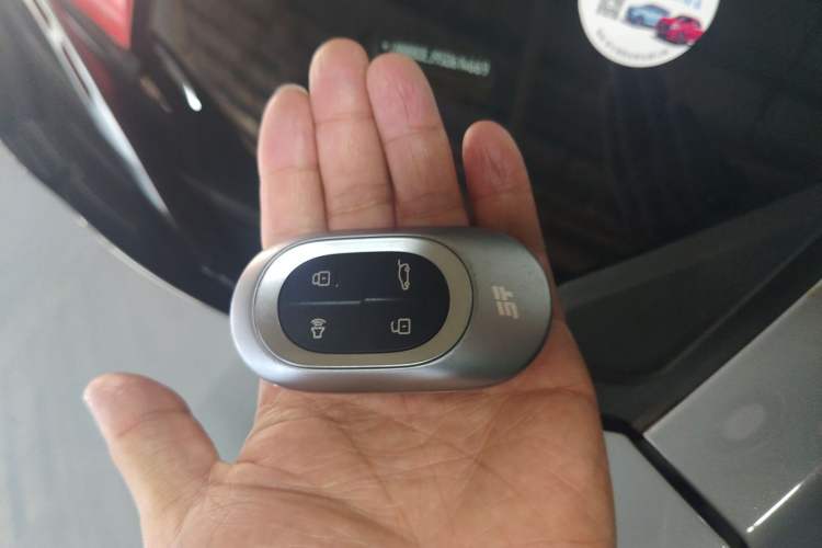 Used JETOUR Shanhai L7 2024 1.5T 120km MAX 5-Seater Vehicle Key
