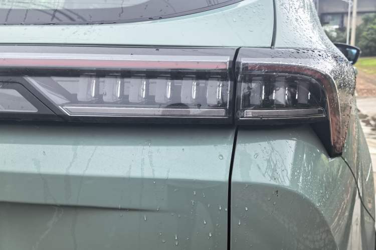 Used JETOUR Shanhai L7 2024 1.5T 120 km ULTRA 5-seater Right Rear Taillight