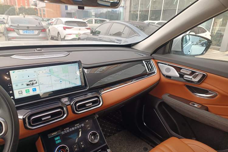 Used JETOUR Shanhai L7 2024 1.5T 120 km MAX 7-Seater Audio And AC Panel