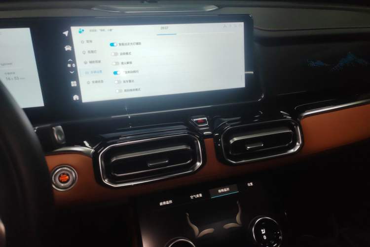 Used JETOUR Shanhai L7 2024 1.5T 120km ULTRA 7-Seater Audio And AC Panel