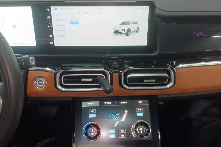 Used JETOUR Shanhai L7 2024 1.5T 120km ULTRA 7-Seater Audio And AC Panel