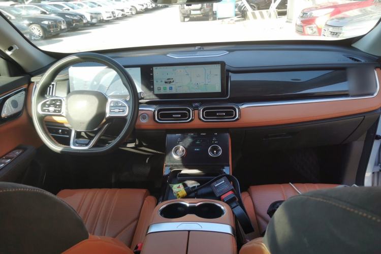 Used JETOUR Shanhai L7 2024 1.5T 120km ULTRA 7-Seater Center Console