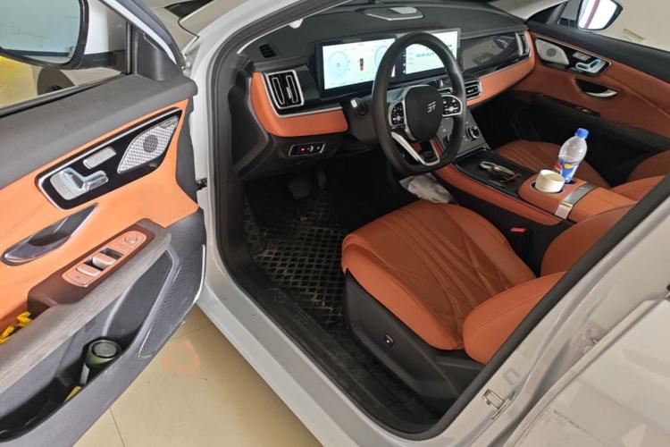 Used JETOUR Shanhai L7 2024 1.5T 120km PRO 7-Seater Driver Seat