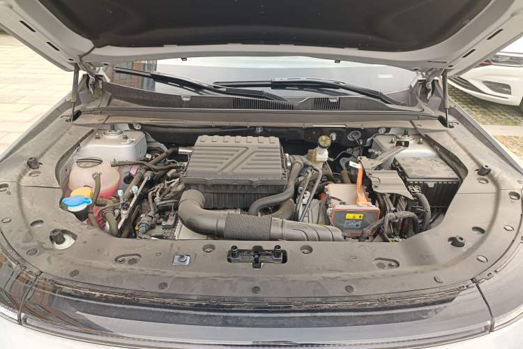 Used JETOUR Shanhai L7 2024 1.5T 120 km MAX 7-Seater Engine Bay