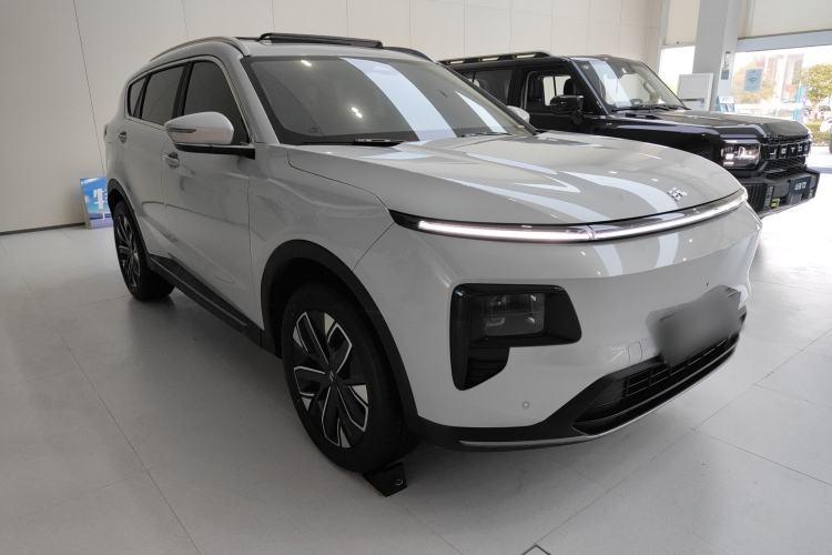 Used JETOUR Shanhai L7 2024 1.5T 120km ULTRA 7-Seater Front Right 45 Deg