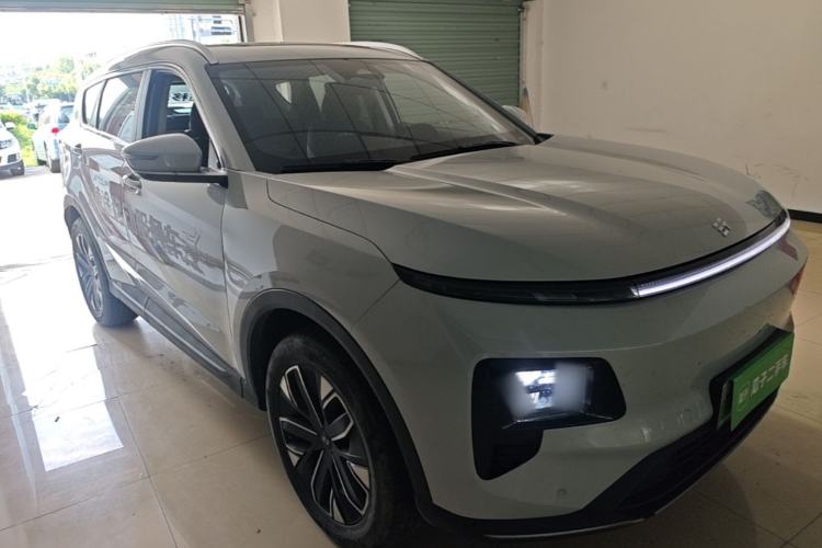 Used JETOUR Shanhai L7 2024 1.5T 120km PRO 7-Seater Front Right 45 Deg