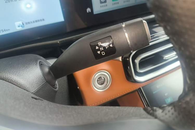 Used JETOUR Shanhai L7 2024 1.5T 120km ULTRA 7-Seater Gear Lever