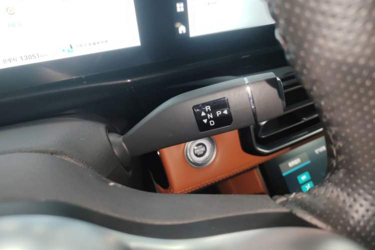 Used JETOUR Shanhai L7 2024 1.5T 120km ULTRA 7-Seater Gear Lever