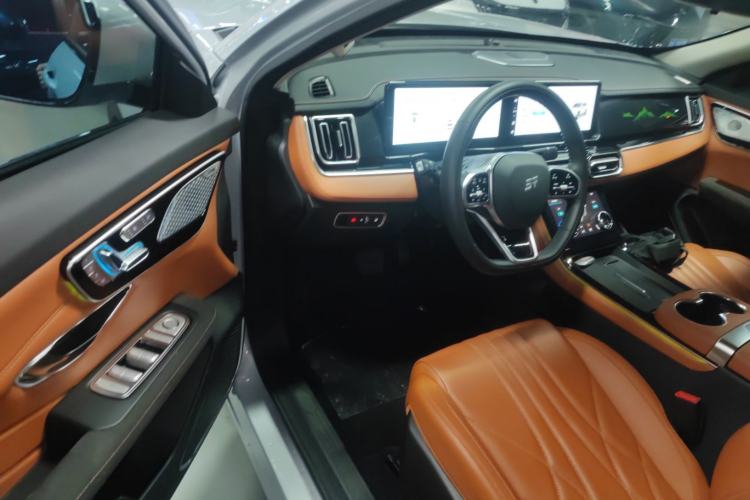 Used JETOUR Shanhai L7 2024 1.5T 120km ULTRA 7-Seater Interior 3