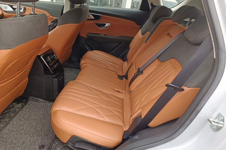 Used JETOUR Shanhai L7 2024 1.5T 120 km MAX 7-Seater Left Rear Seat