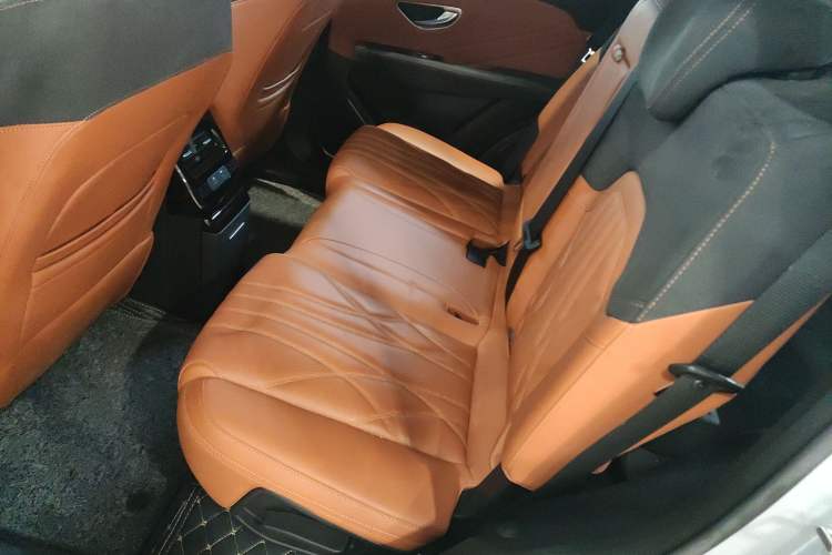 Used JETOUR Shanhai L7 2024 1.5T 120 km MAX 7-Seater Left Rear Seat