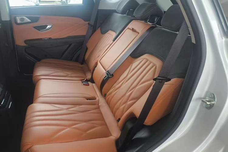 Used JETOUR Shanhai L7 2024 1.5T 120km ULTRA 7-Seater Left Rear Seat