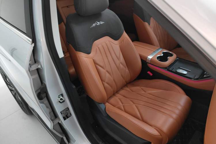 Used JETOUR Shanhai L7 2024 1.5T 120km ULTRA 7-Seater Right Front Seat