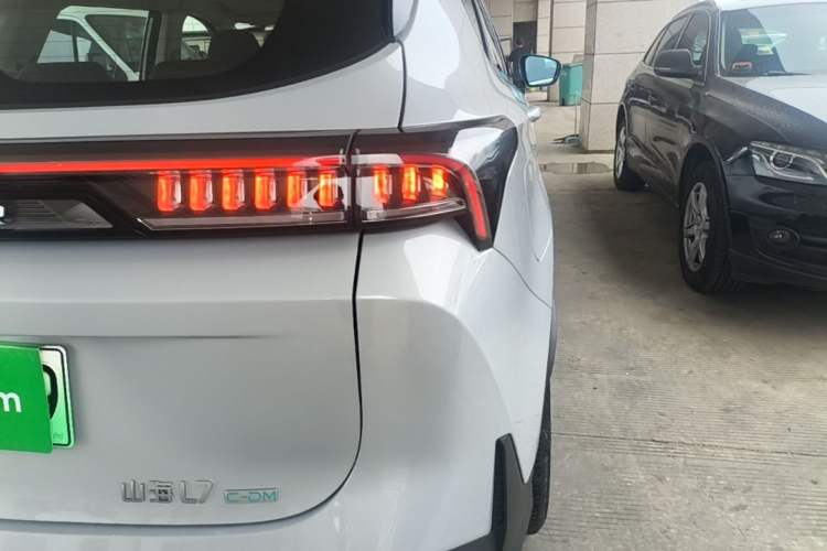Used JETOUR Shanhai L7 2024 1.5T 120km ULTRA 7-Seater Right Rear Taillight