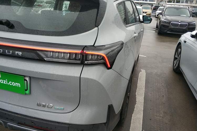 Used JETOUR Shanhai L7 2024 1.5T 120km ULTRA 7-Seater Right Rear Taillight