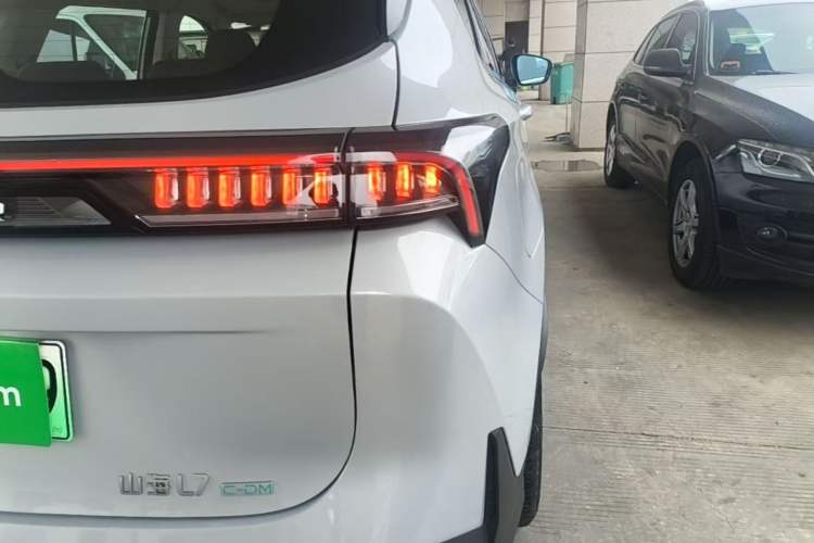Used JETOUR Shanhai L7 2024 1.5T 120km ULTRA 7-Seater Right Rear Taillight