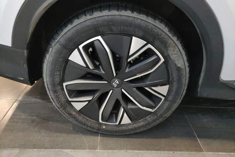 Used JETOUR Shanhai L7 2024 1.5T 120 km MAX 7-Seater Right Rear Wheel Hub