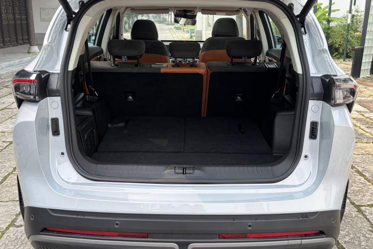 Used JETOUR Shanhai L7 2024 1.5T 120km ULTRA 7-Seater Trunk